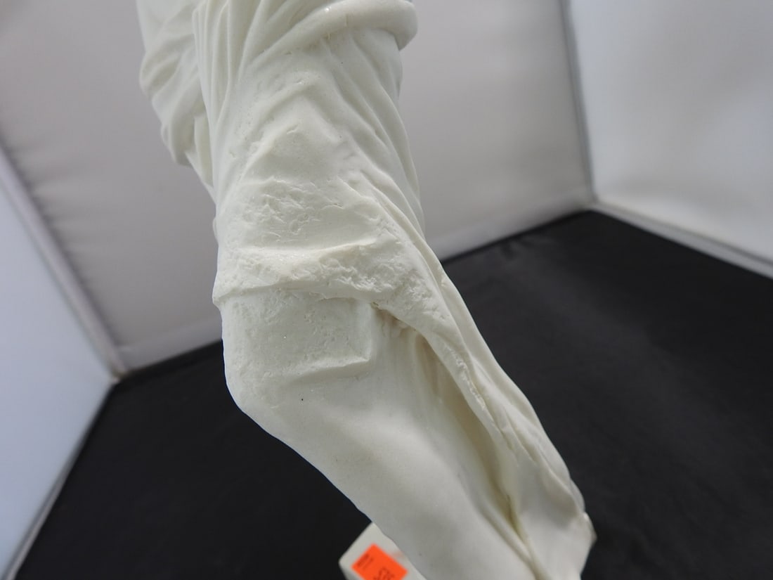 Tupton Venus de Milo Resin Statue - 5