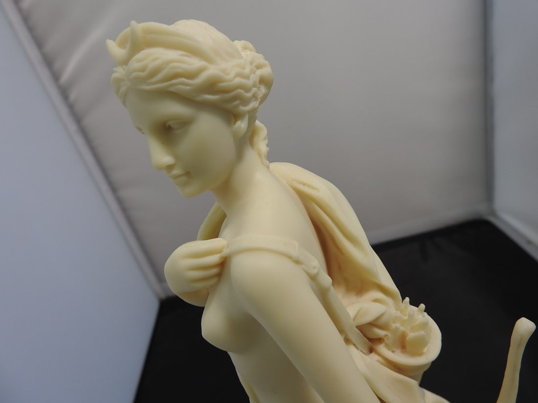 Diana the Huntress Classical Resin Statue - 7