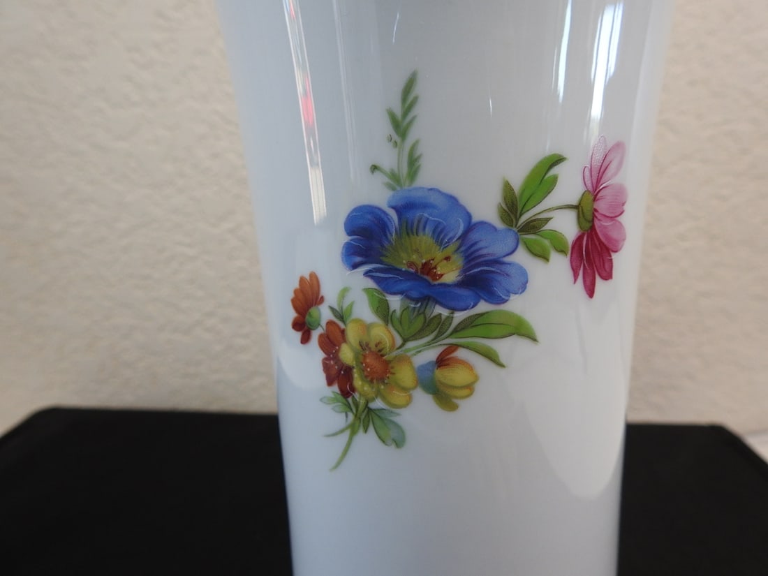 Kaiser Porzellan Gloria Floral Trumpet Vase - 4