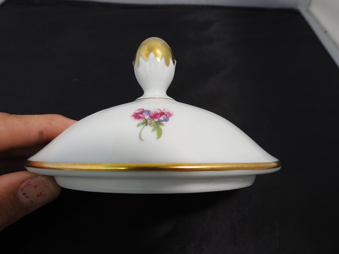 Kaiser Porzellan Gloria Floral Lidded Bonbonniere - 7