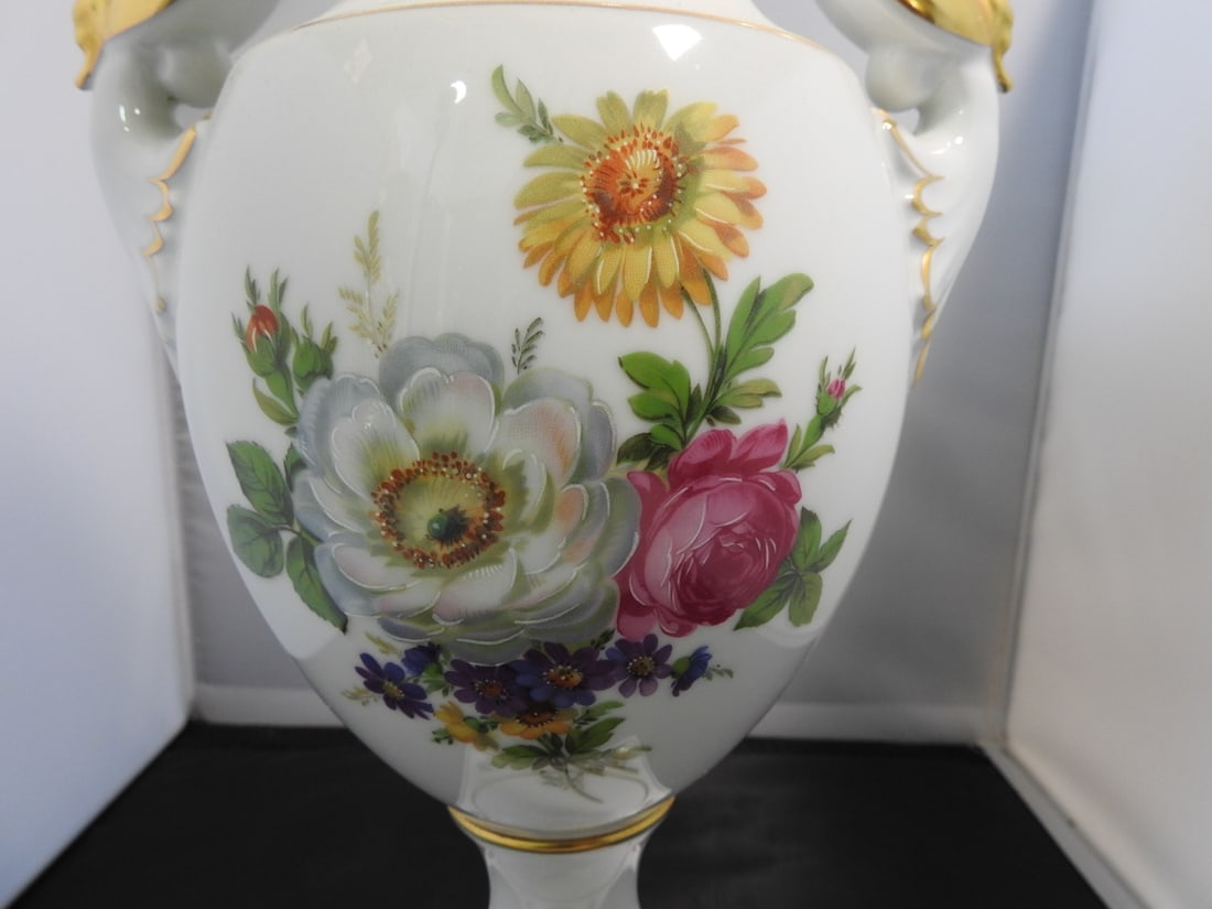 Kaiser Porzellan Gloria Floral Mantel Urn - 3