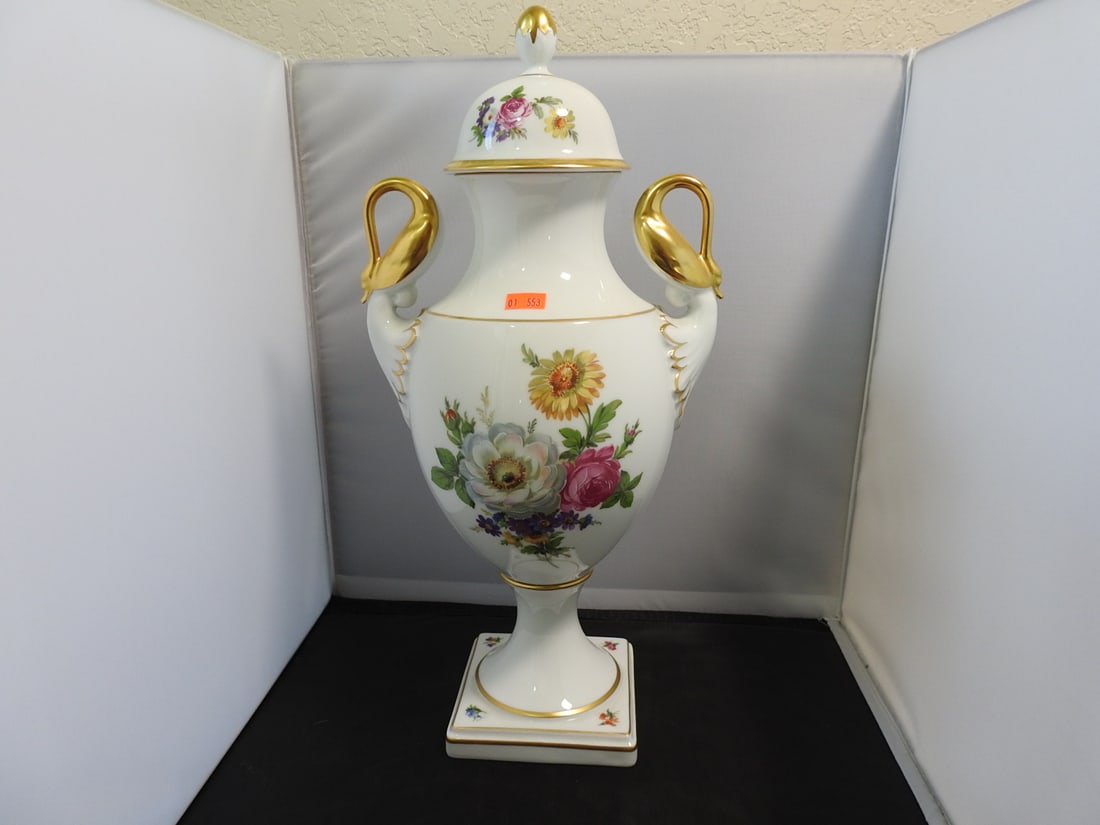 Kaiser Porzellan Gloria Floral Mantel Urn - 4