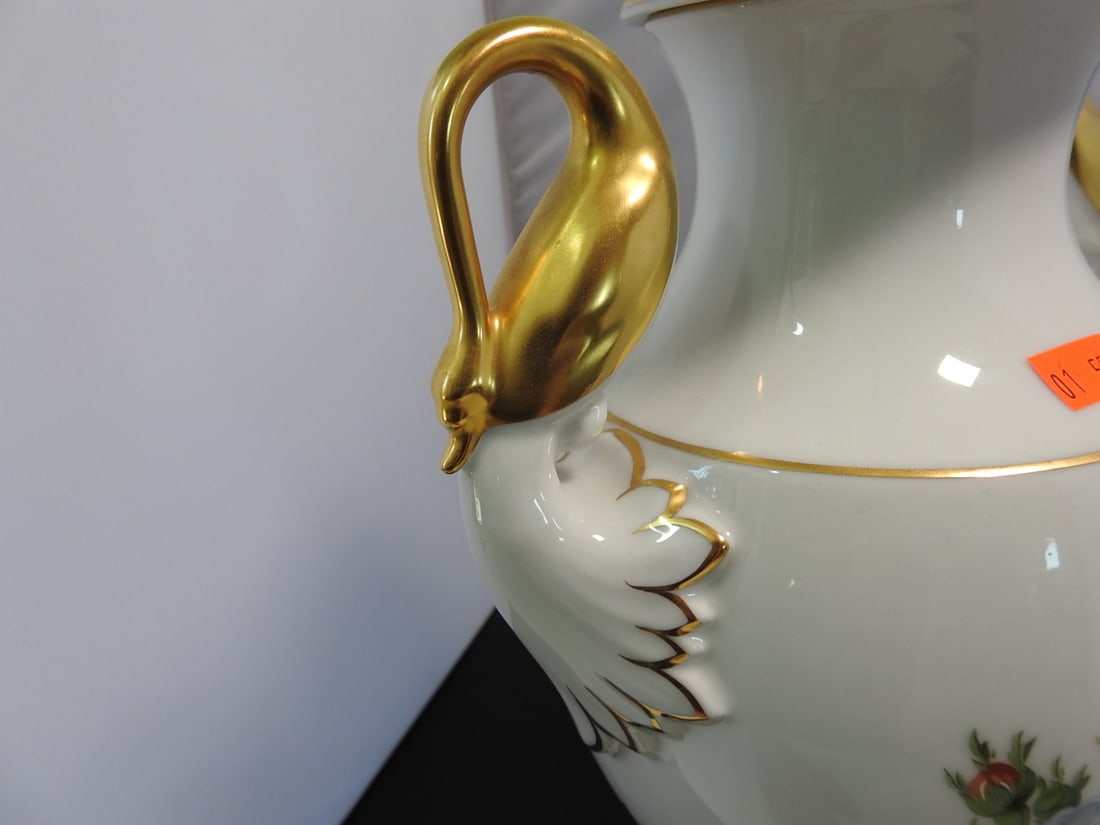 Kaiser Porzellan Gloria Floral Mantel Urn - 7