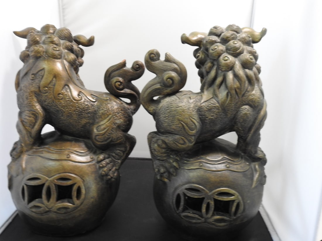 Pair of Faux Bronze Chinese Foo Dog Guardian Lion Figures - 3