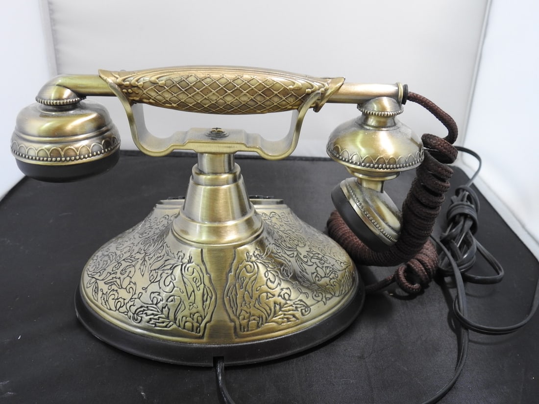 Paramount Collection Classic Series 1935 Style Decorative Telephone - 2