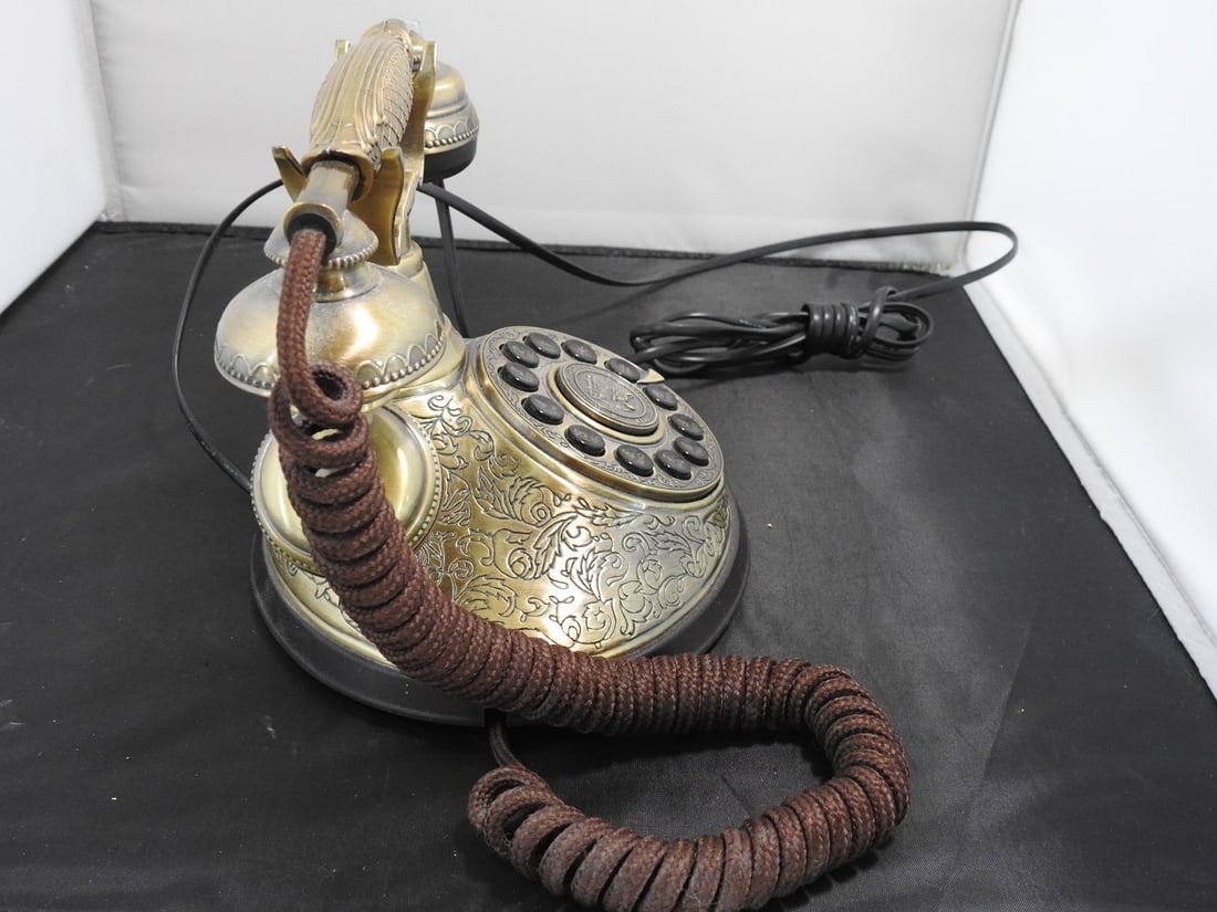 Paramount Collection Classic Series 1935 Style Decorative Telephone - 4