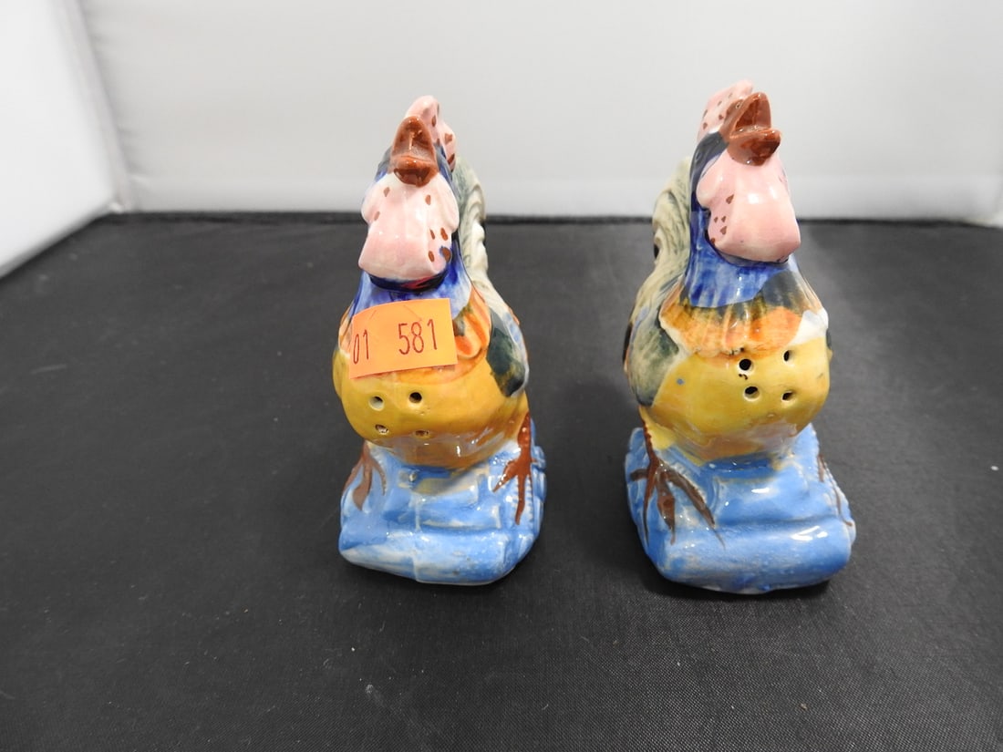 Vintage Japanese Majolica Rooster Salt and Pepper Shakers: Vintage hand-painted Japanese majolica rooster salt and pepper shakers, signed MC. Approx. 4 x 3.5 x 3.5 in.