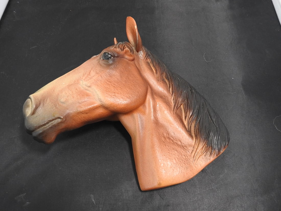 Vintage Fraser-Art Horse Wall Plaque: Vintage Fraser-Art horse wall plaque, copyright 1960s, with faux leather / hard rubber construction and painted horse head design. Approx. 3.5 x 8 x 7.75 in.