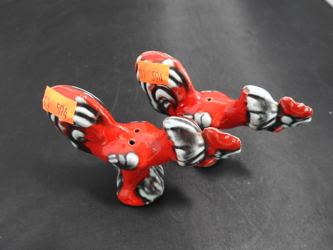 Vintage Japanese Majolica Salt and Pepper Shakers - 2