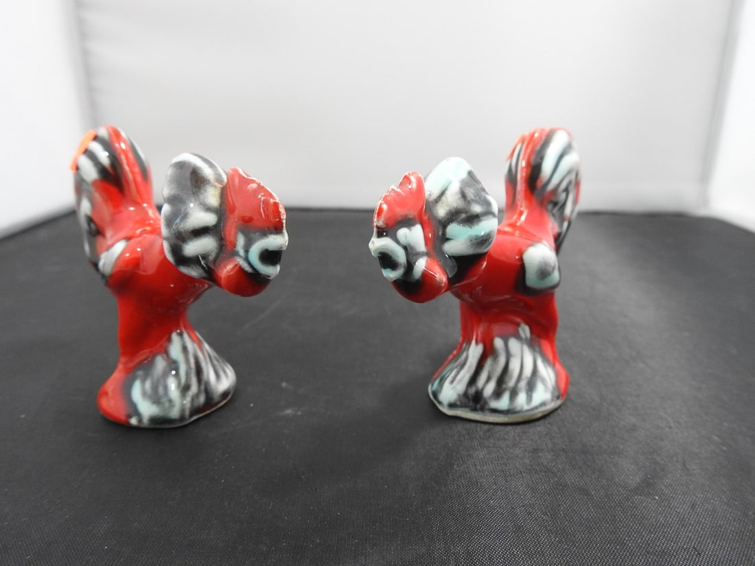 Vintage Japanese Majolica Salt and Pepper Shakers - 3