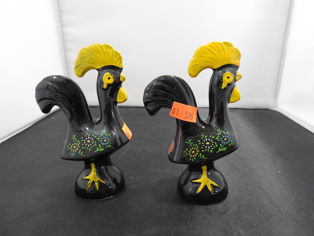 Vintage Ceramic Rooster Salt and Pepper Shakers - 3
