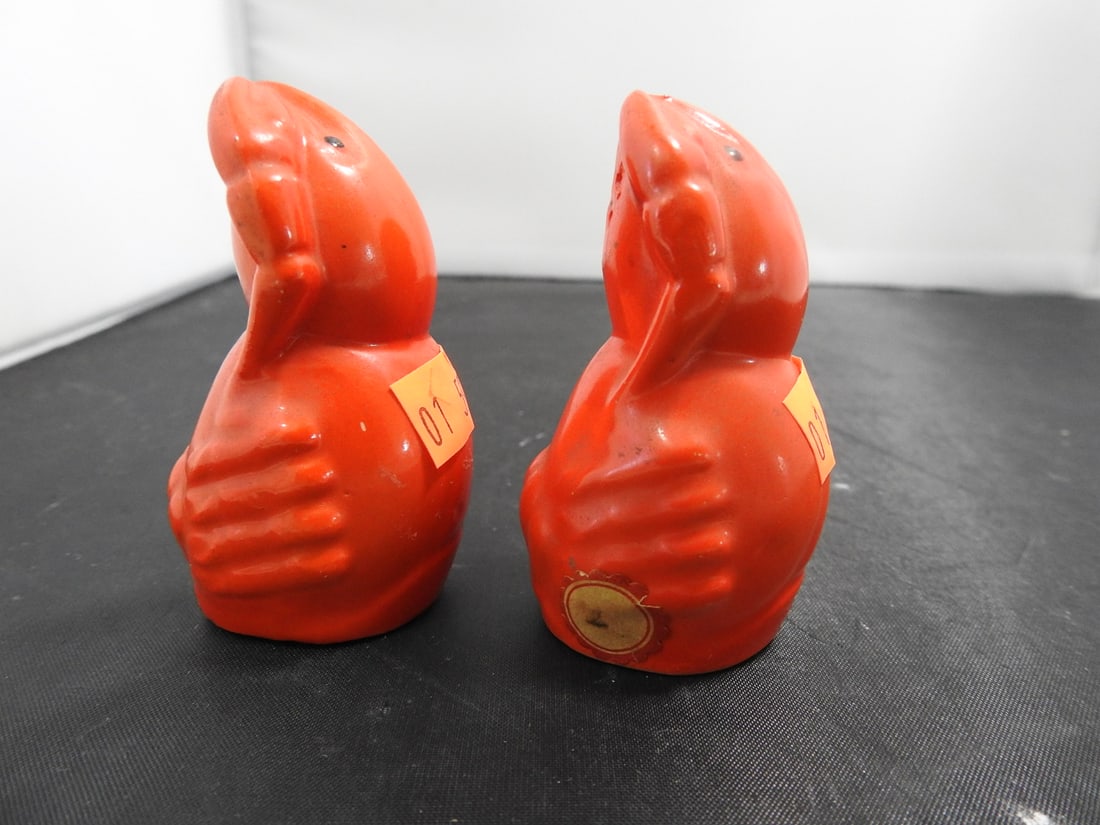 Vintage Czechoslovakian Ceramic Lobster Salt and Pepper Shakers - 5