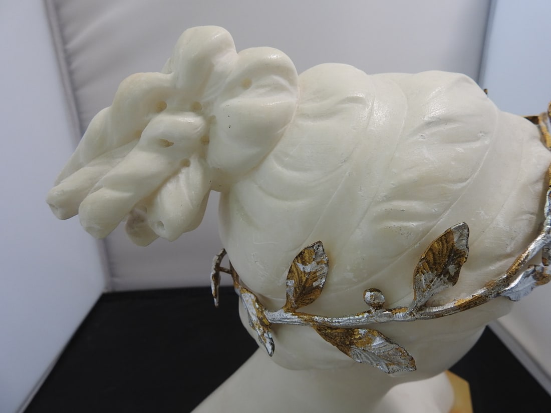 Poesie Marble Bust with Gilt Metal Wreath - 10