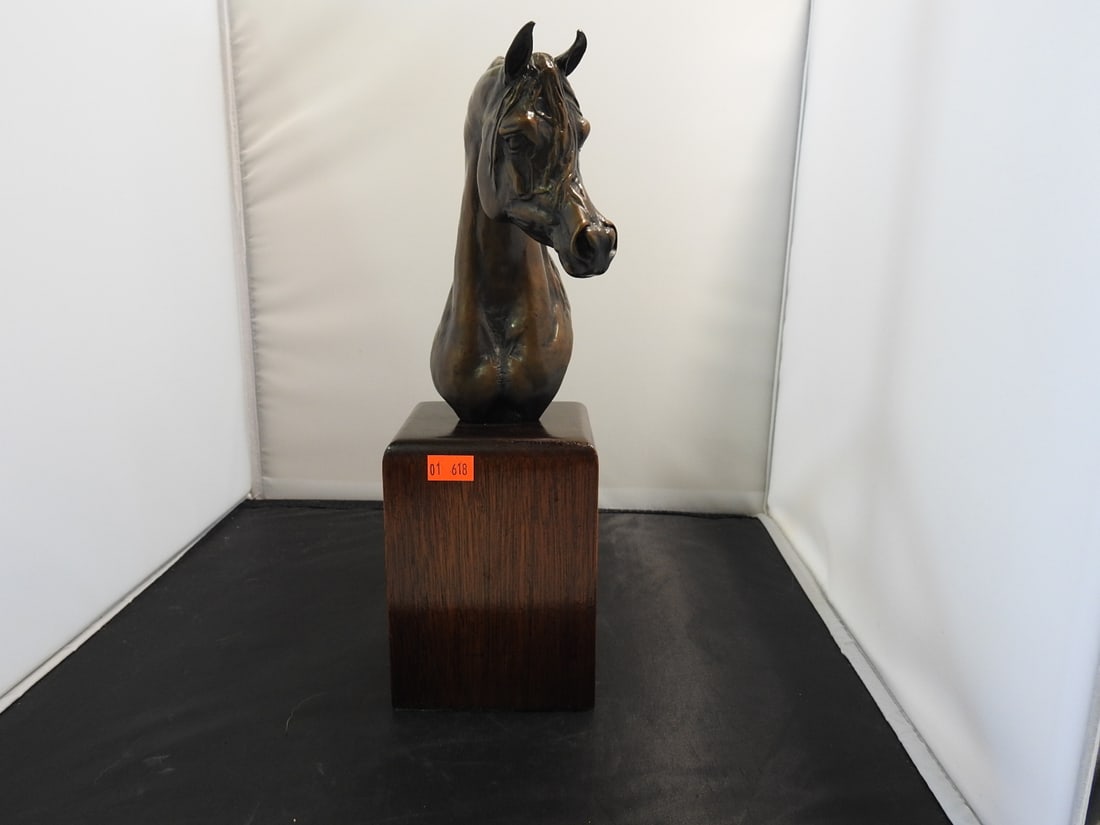 D. Moss 1980 Brass Horse Bust on Wood Base: Horse bust marked D. Moss, 1980, in brass-tone metal, mounted on a wooden base. Approx. 12 x 7 x 4 in.