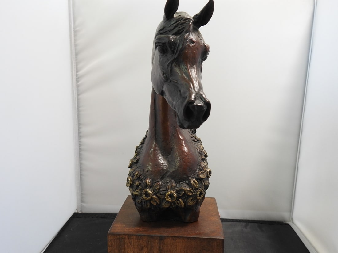 D. Moss 1984 Brass Horse Bust on Wood Base - 3