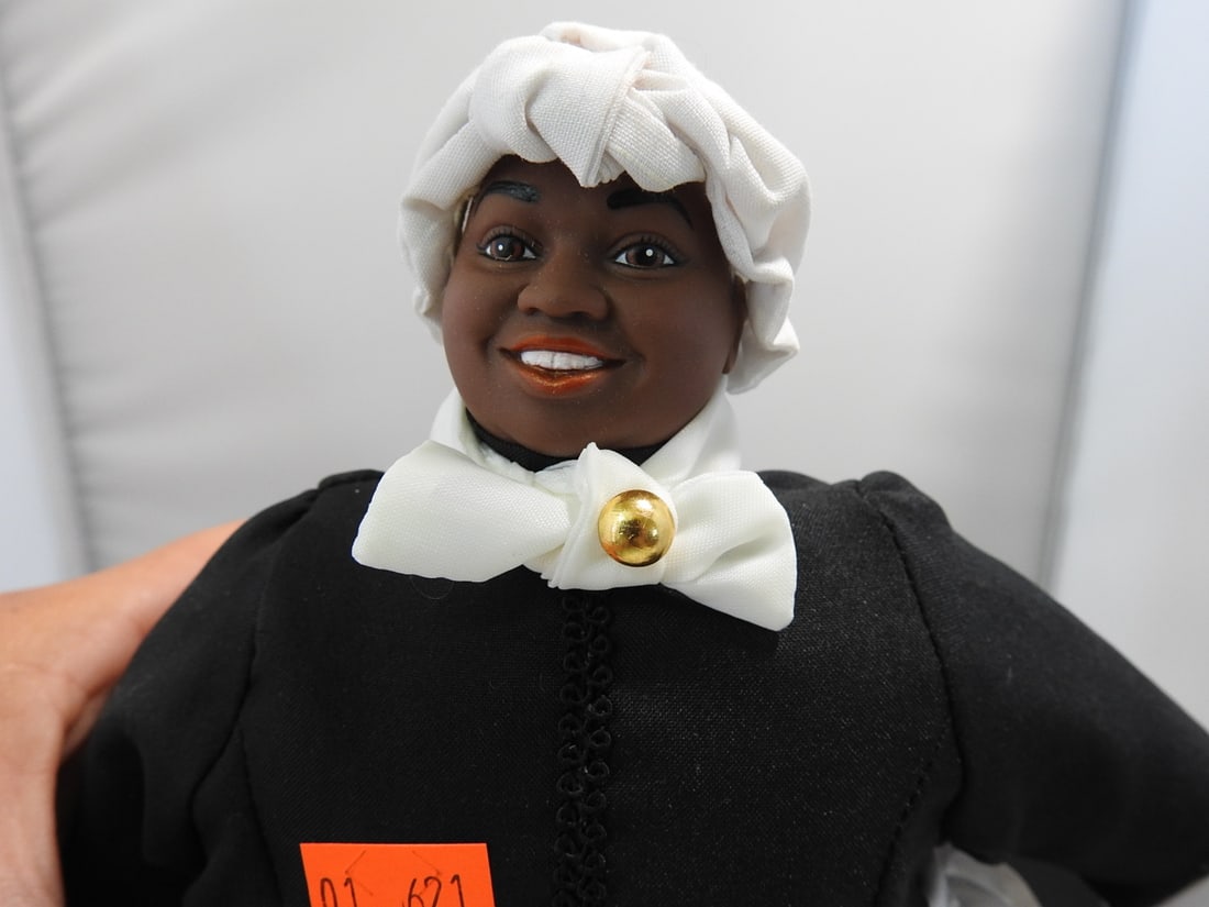 Gone with the Wind Hattie McDaniel Collectible Doll - 4