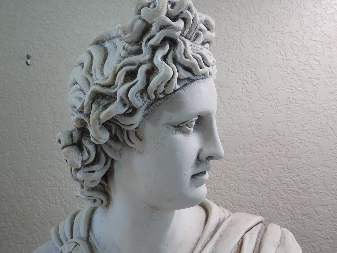 Maska Apollo Belvedere Faux Marble Bust Sculpture - 2
