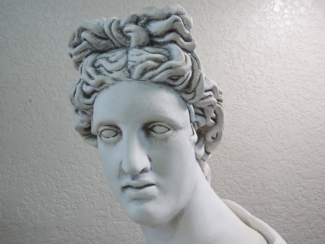Maska Apollo Belvedere Faux Marble Bust Sculpture - 4