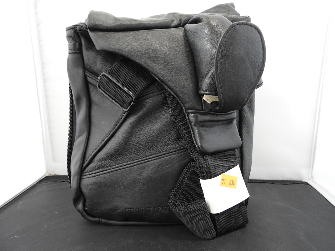 Buxton Genuine Leather Crossbody Bag: Buxton genuine leather body / crossbody bag, new and unused per notes, with adjustable strap and front flap detail. Approx. 9 x 8.5 x 6.5 in.