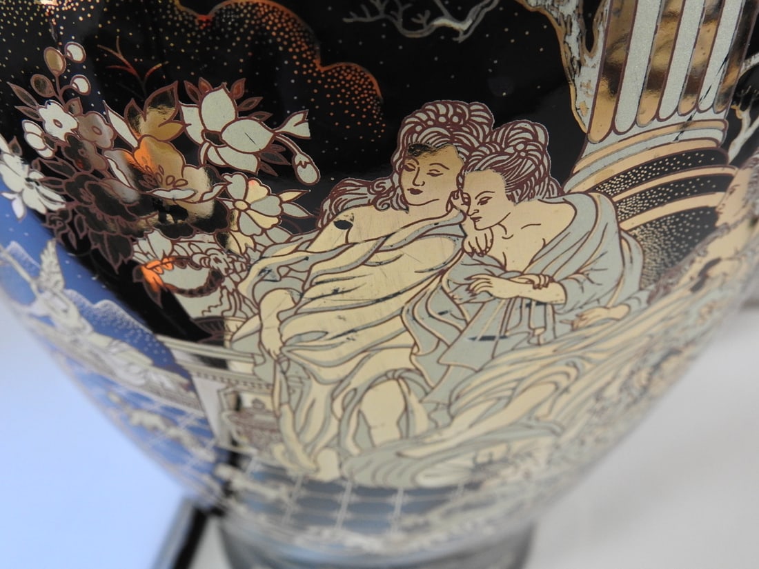 Large Neoclassical Black and Gold Porcelain Vase - 4