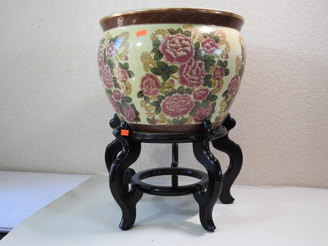 Satsuma Style Porcelain Flower Pot with Wooden Stand (1 of 10)