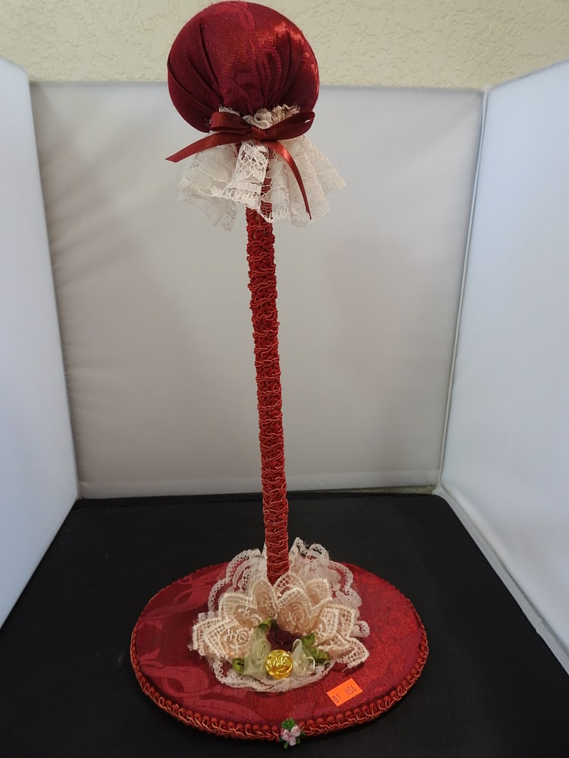 1980s Victorian Style Hat with Display Stand - 5