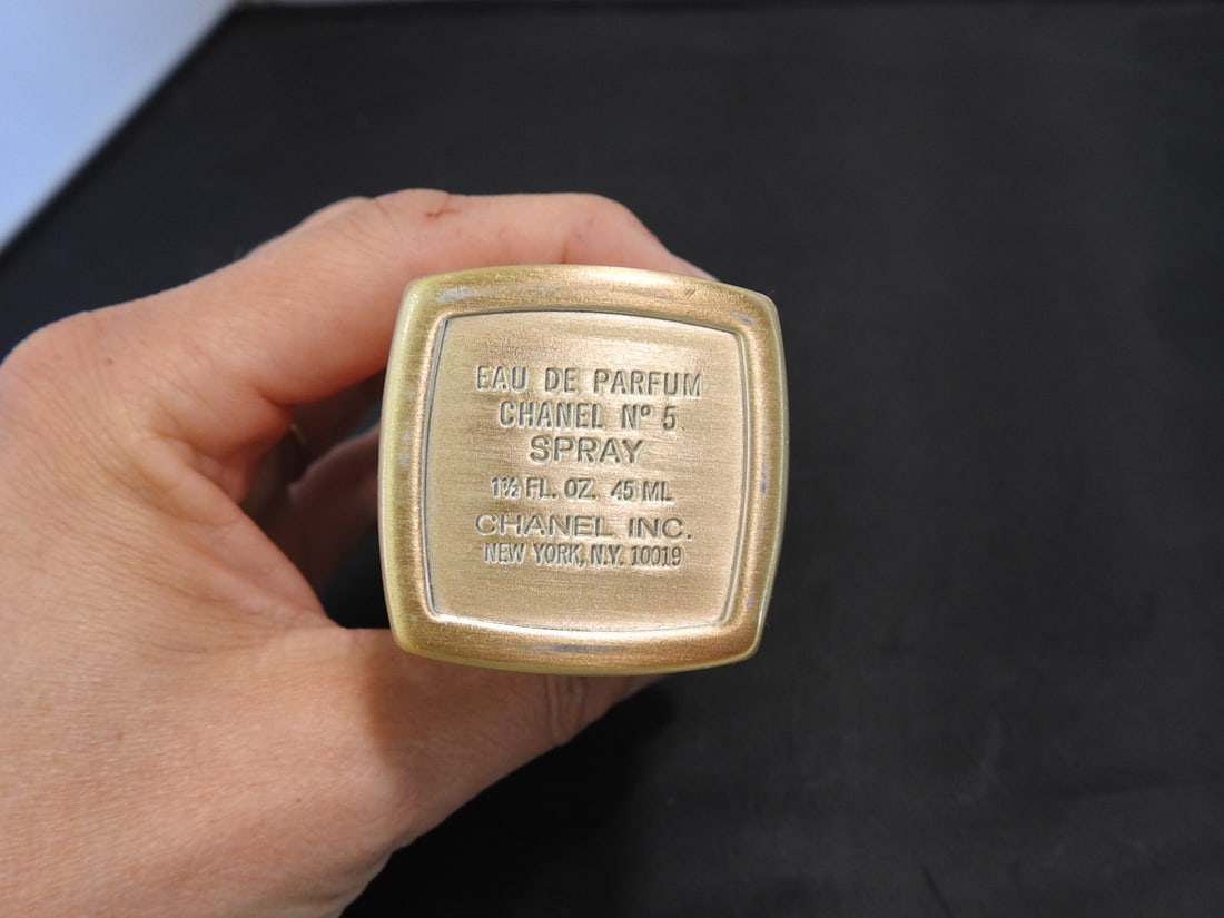 Vintage Chanel No. 5 Gold Eau de Parfum Bottle - 2