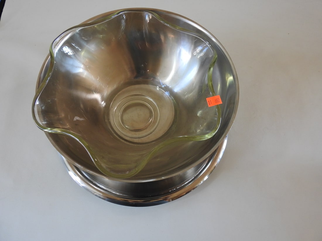 Vintage Stainless Steel Chip & Dip Bowl Set: Vintage stainless steel chip and dip bowl set with large fluted bowl, smaller dip bowl, and fitted ring/holder. Approx. 9 x 14 x 14 in.