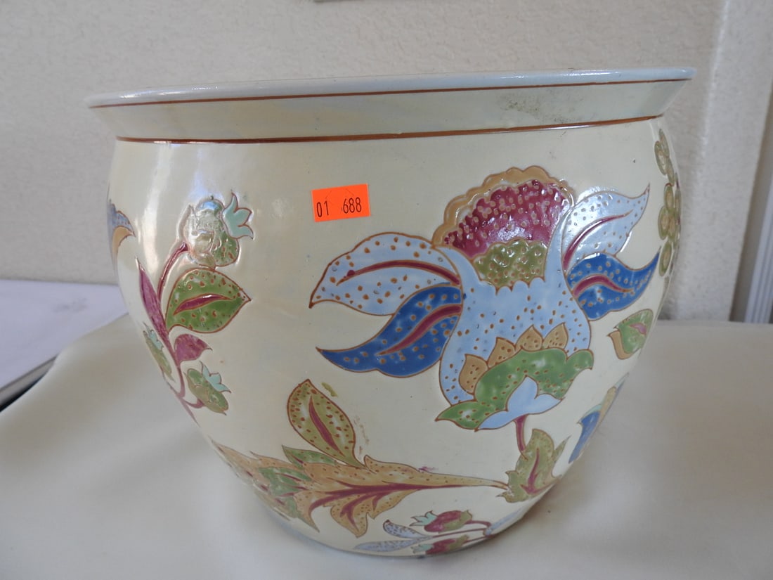 Chinese Chinoiserie Porcelain Fish Bowl Planter - 2