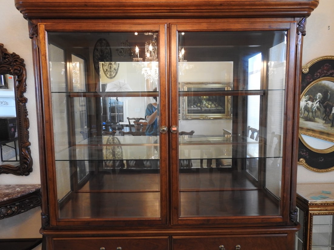 Rococo Style Mahogany China / Curio Cabinet - 4