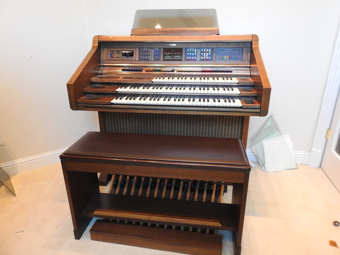 Lowrey GX-325 Vintage Organ with Folding Bench (1 of 8)