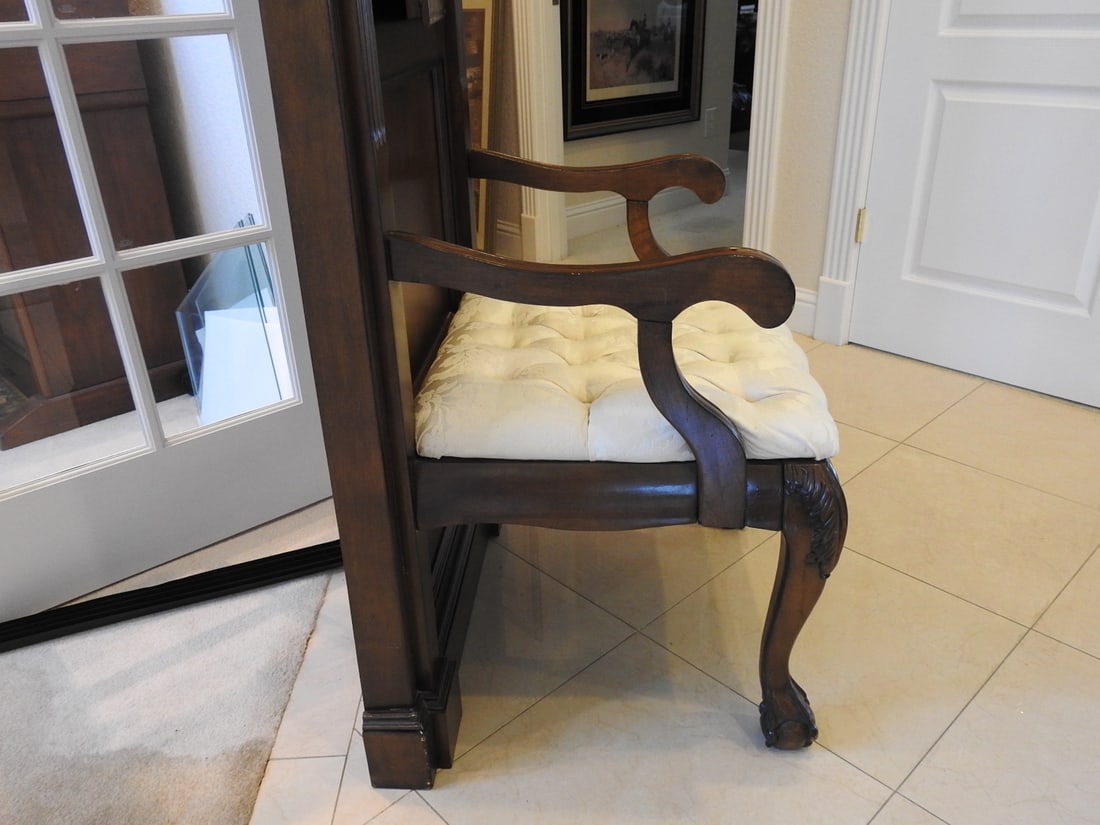 Design Toscano Kenmore Manor Hall Stand with Tufted Seat - 3