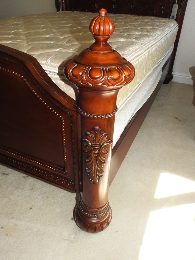 Vintage Rococo Style Carved Mahogany Bedroom Set - 5