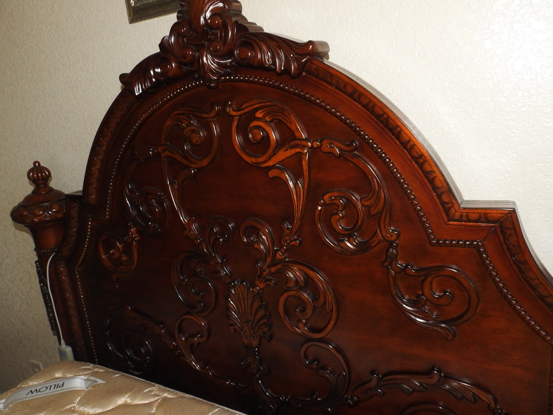 Vintage Rococo Style Carved Mahogany Bedroom Set - 7