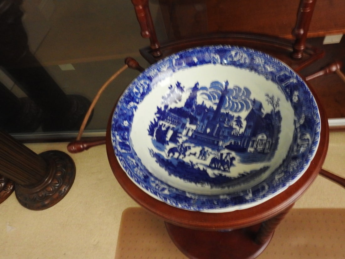 Victorian Style Cherry Wood Wash Stand with Blue Willow Bowl - 3