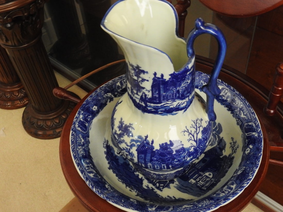 Victorian Style Cherry Wood Wash Stand with Blue Willow Bowl - 5