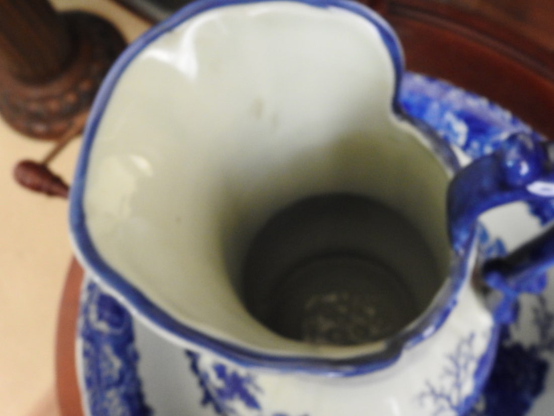Victorian Style Cherry Wood Wash Stand with Blue Willow Bowl - 6