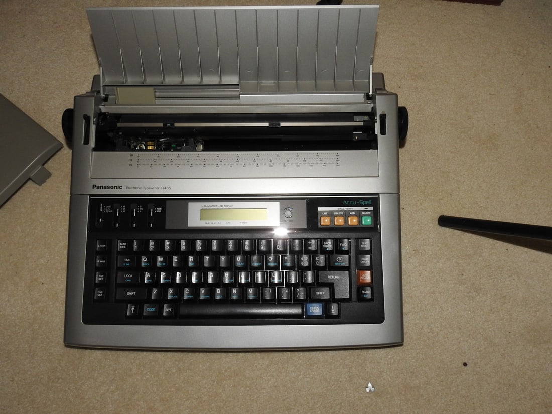 Vintage Panasonic Electric Typewriter (1 of 5)