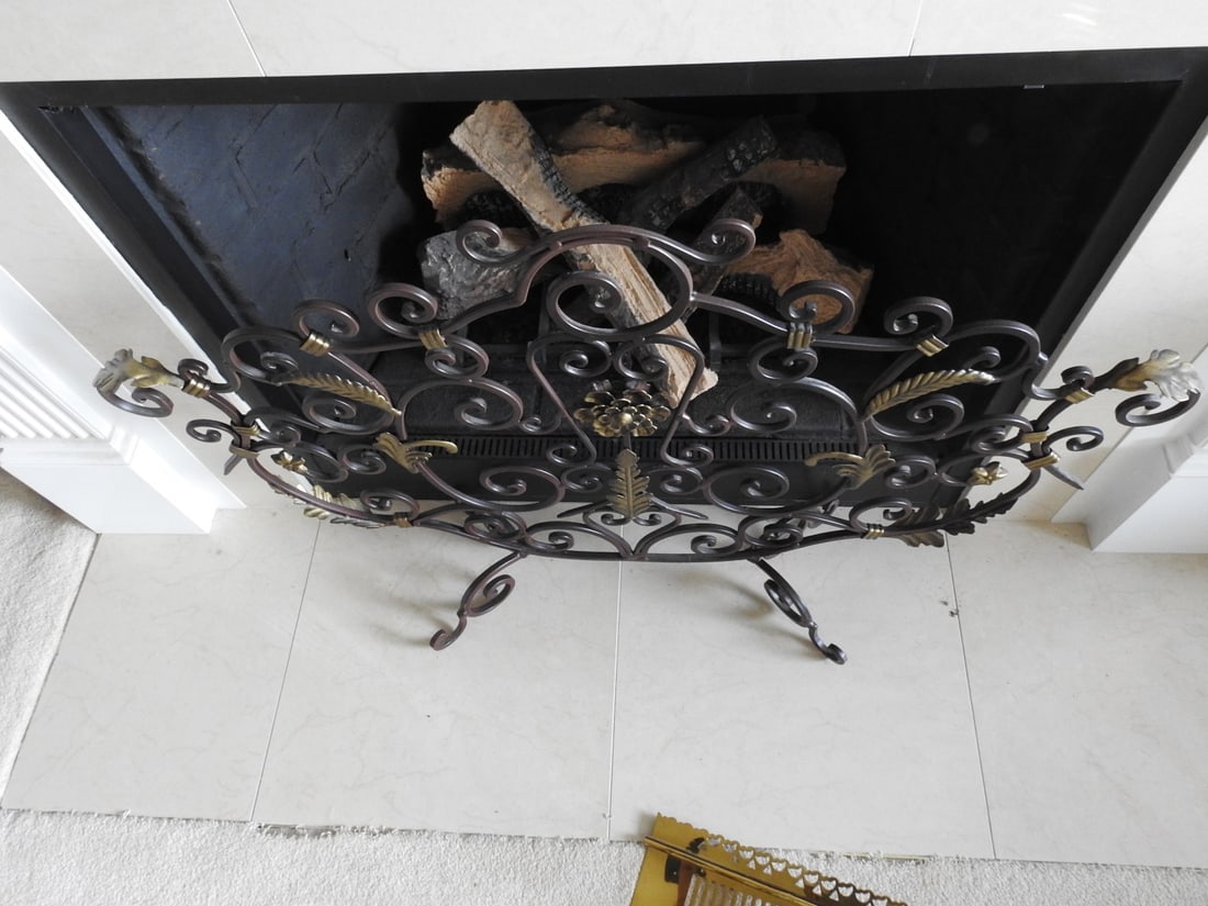 Classical Style Scroll Metal Fireplace Screen - 4