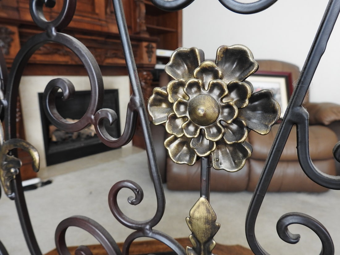 Classical Style Scroll Metal Fireplace Screen - 2