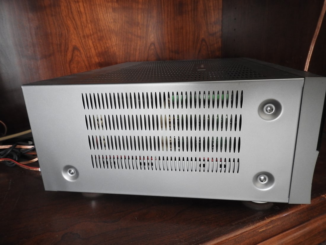 Harman Kardon AVR 245 Receiver - 4