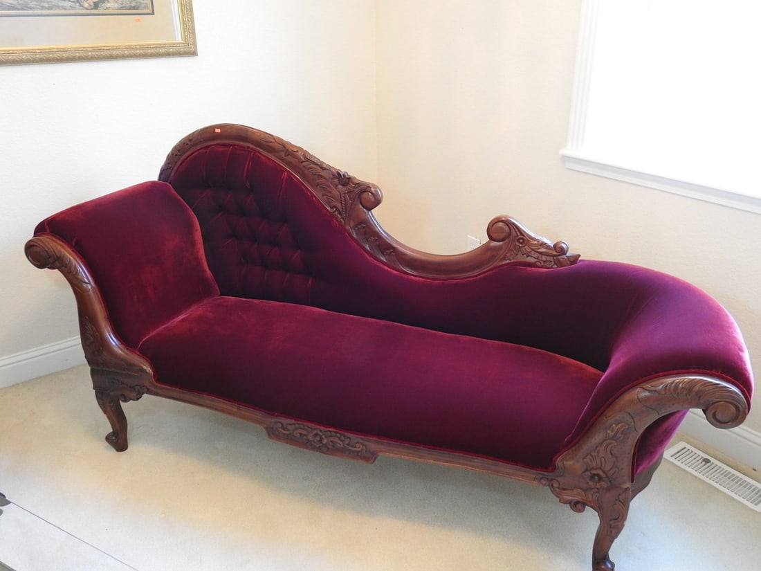Vintage Victorian Style Red Velvet Chaise Lounge - 4