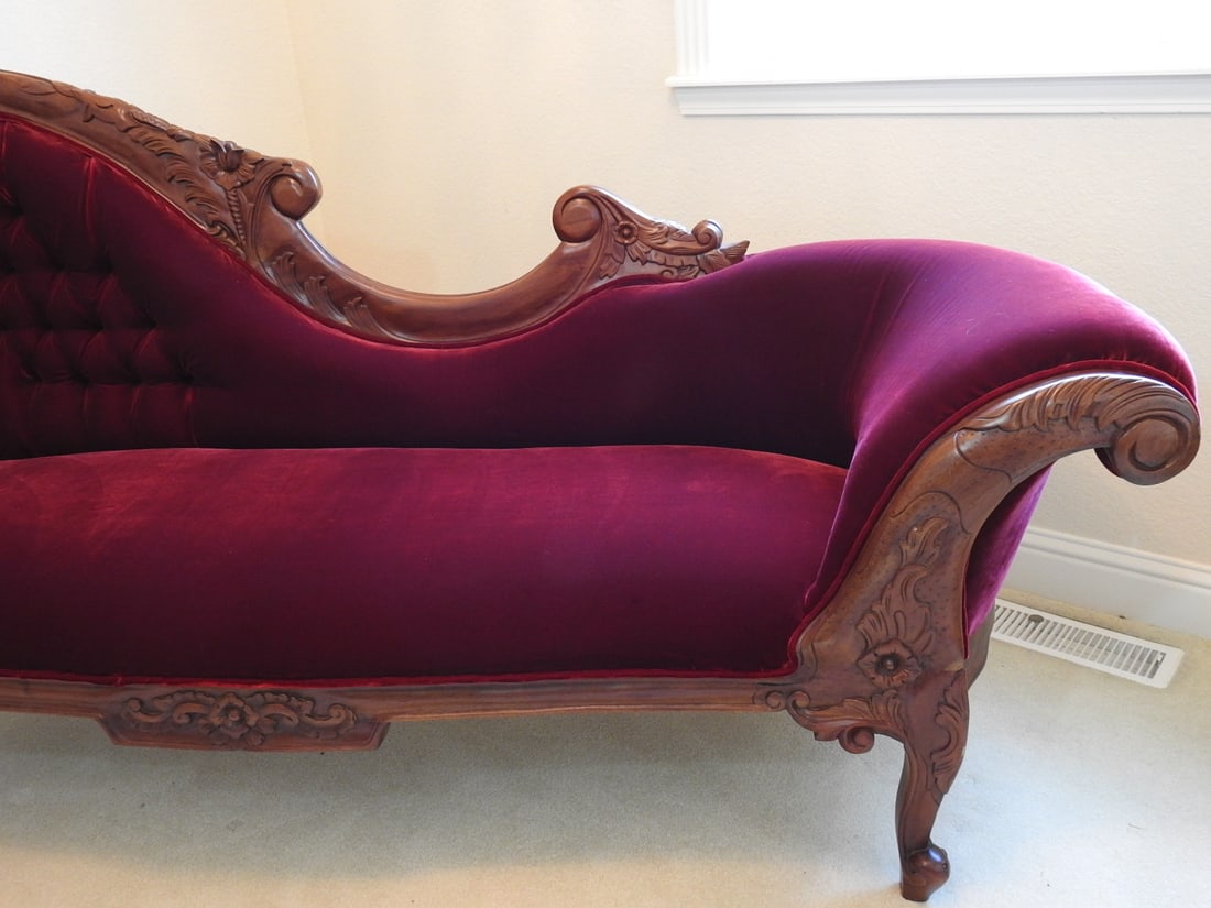 Vintage Victorian Style Red Velvet Chaise Lounge - 5