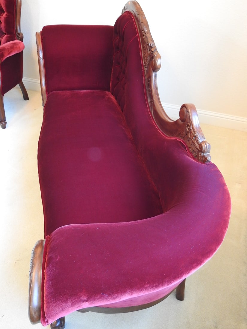Vintage Victorian Style Red Velvet Chaise Lounge - 7
