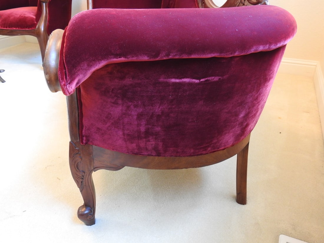 Vintage Victorian Style Red Velvet Chaise Lounge - 9