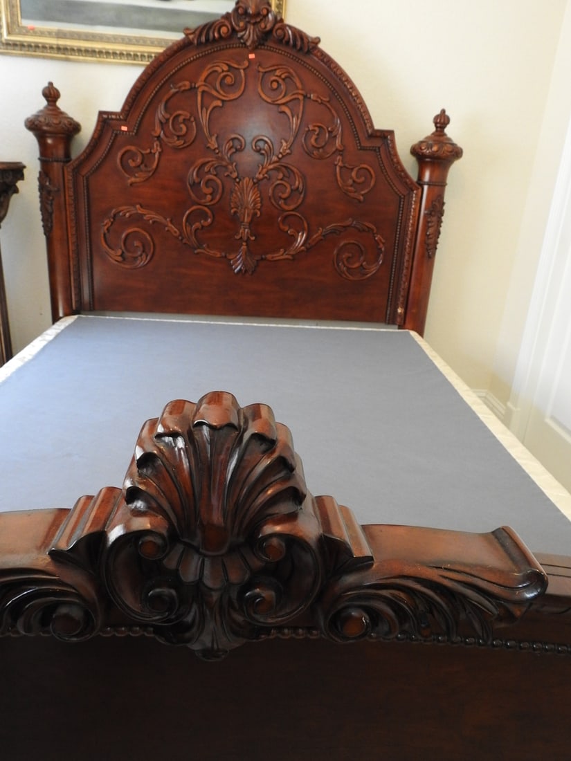 Vintage Rococo Style Carved Mahogany Sleigh Bed - 7