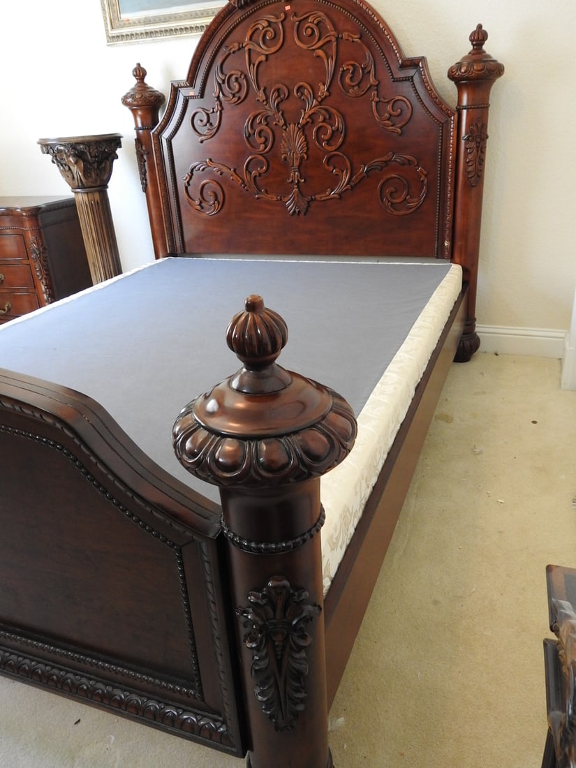 Vintage Rococo Style Carved Mahogany Sleigh Bed - 8