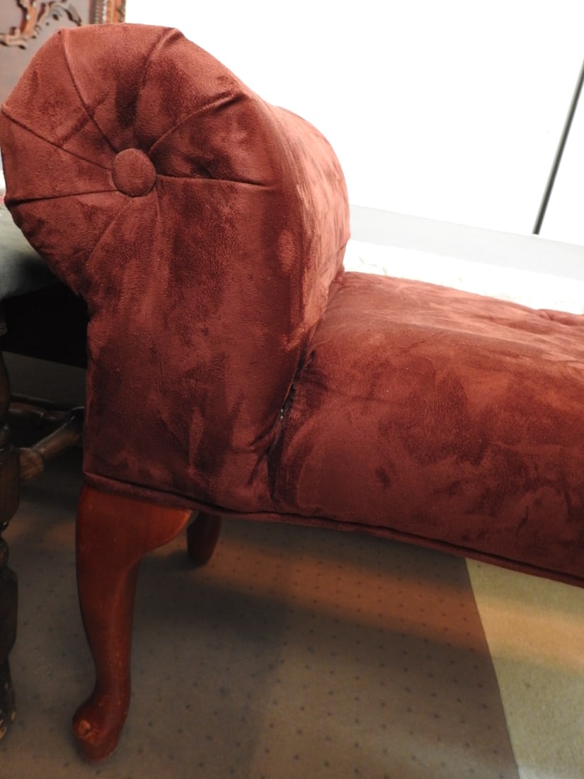 Rococo Style Burgundy Tufted Settee Bench - 4