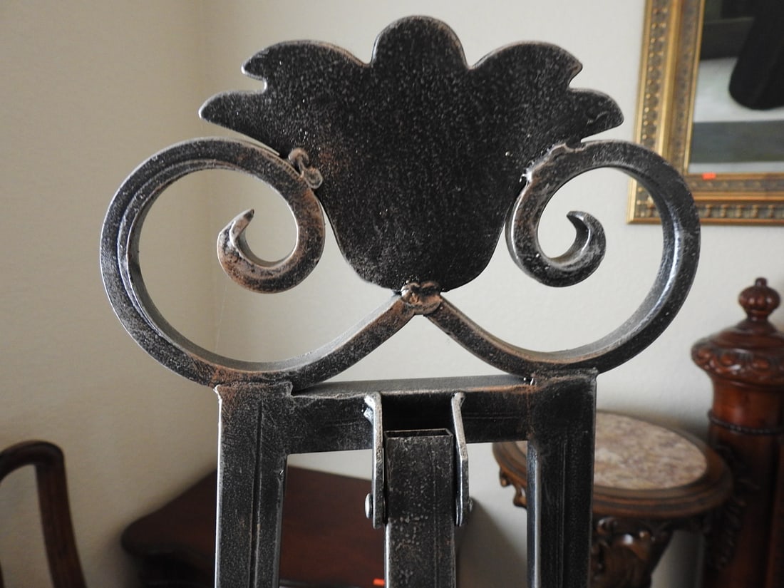 Classical Style Metal Easel - 3