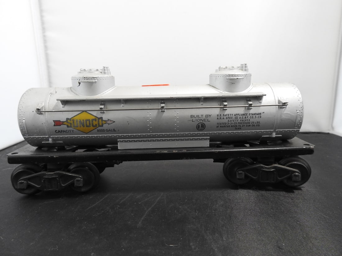 Lionel No. 6465 Sunoco Two-Dome Tank Car - 3